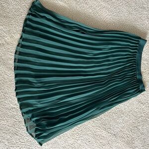Elegant Green Pleated Midi Skirt